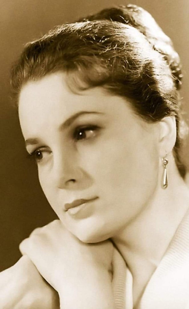 Элина Быстрицкая