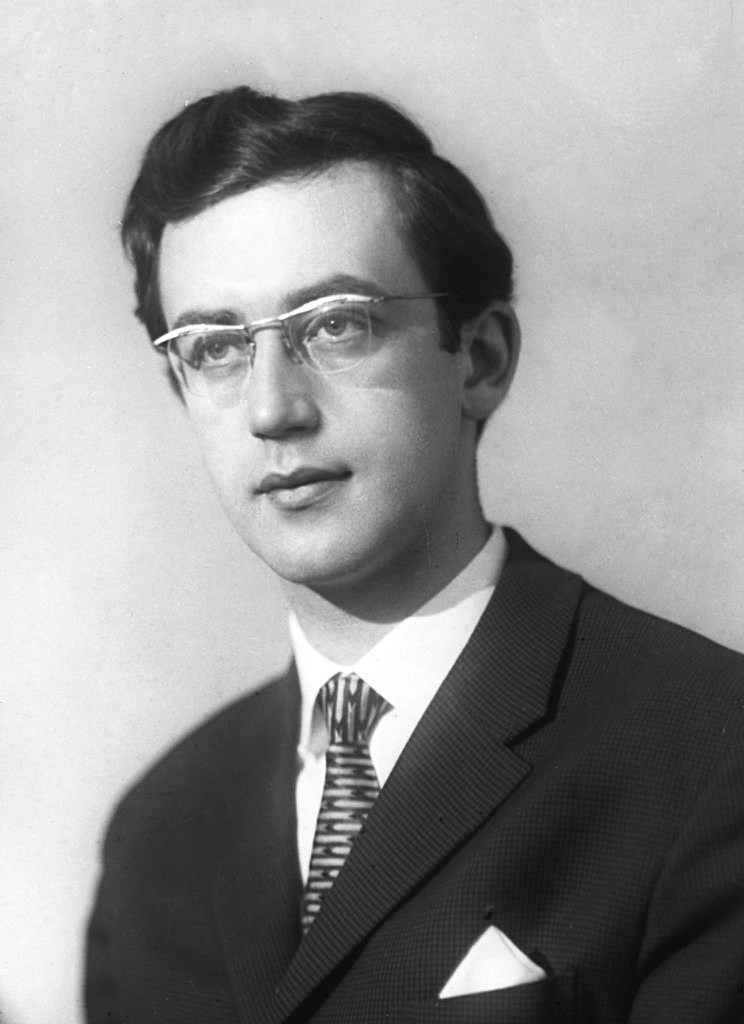 Василий Ливанов